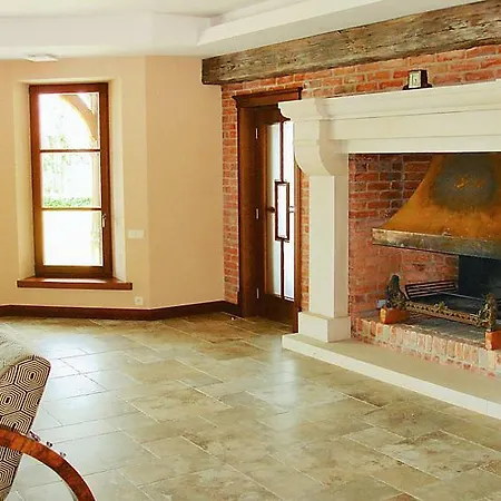 Sleeps 17 Air Con Wifi